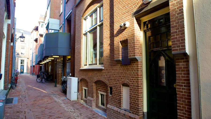 Corrie Ten Boomhuis toont straten