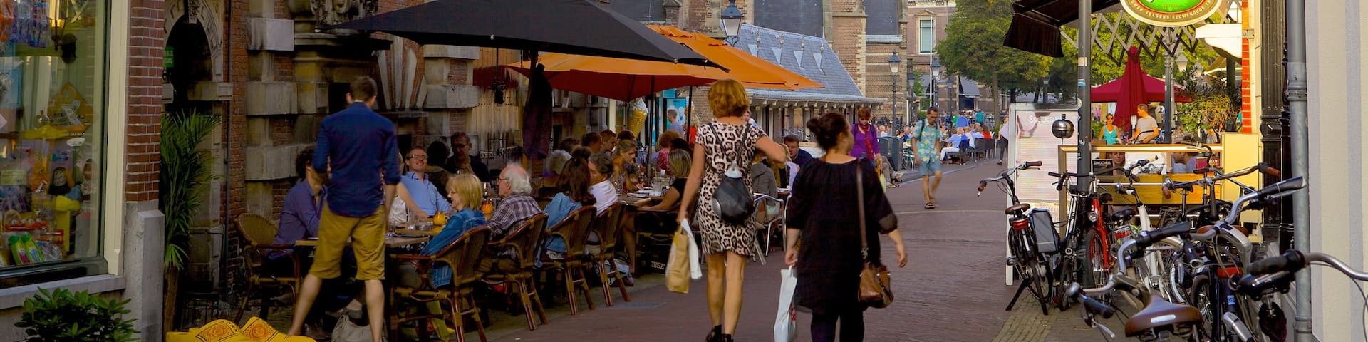 Grote Markt featuring outdoor eating, cafe scenes and street scenes