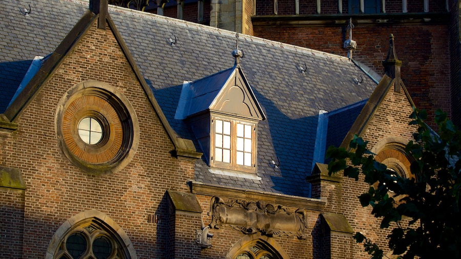 Grote Kerk bevat historische architectuur en historisch erfgoed