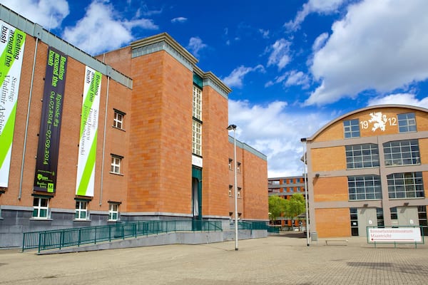 Musée de Bonnefanten montrant scÚnes de rue