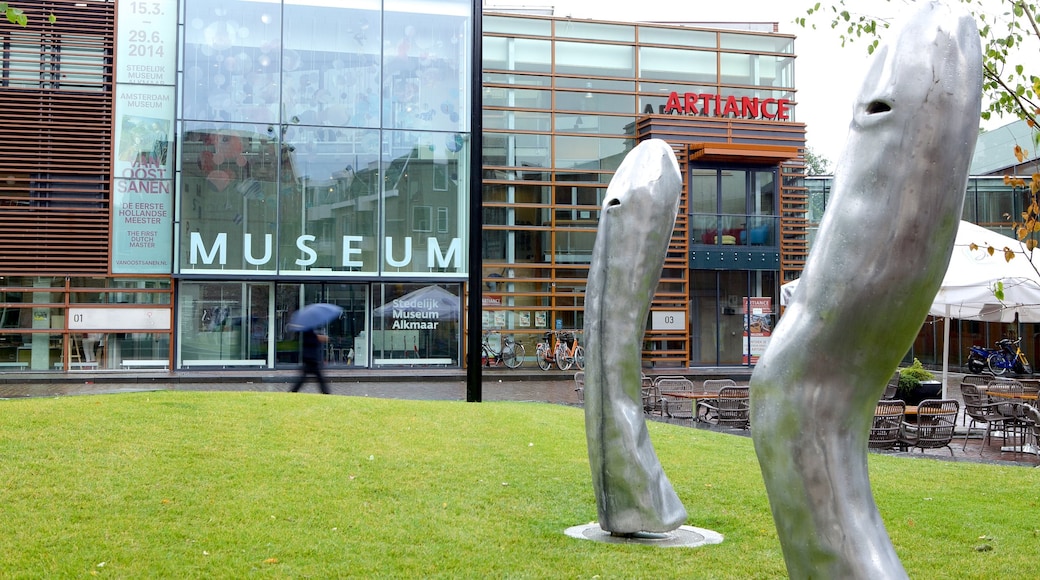 Museu Stedelijk caracterizando arte ao ar livre