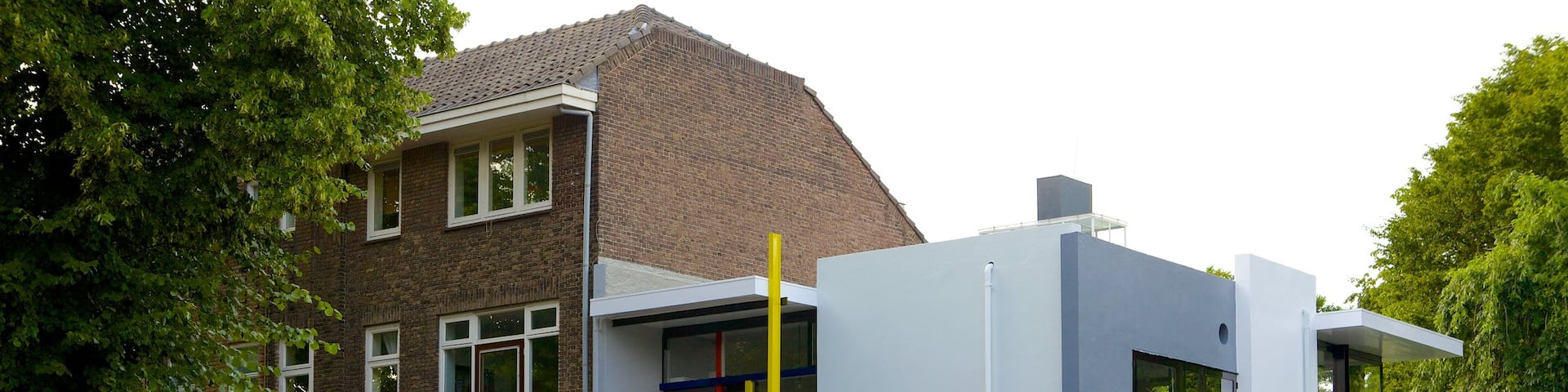 Rietveld Schroder House showing street scenes