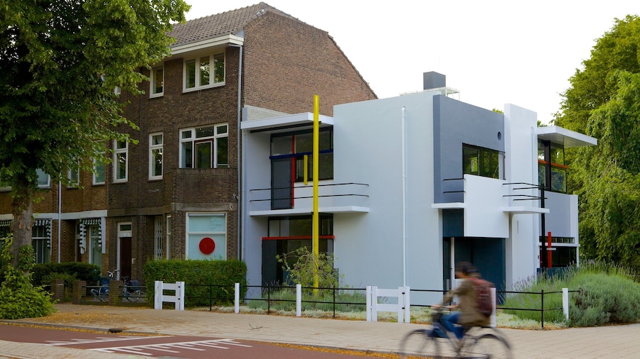 Rietveld Schroder House featuring street scenes