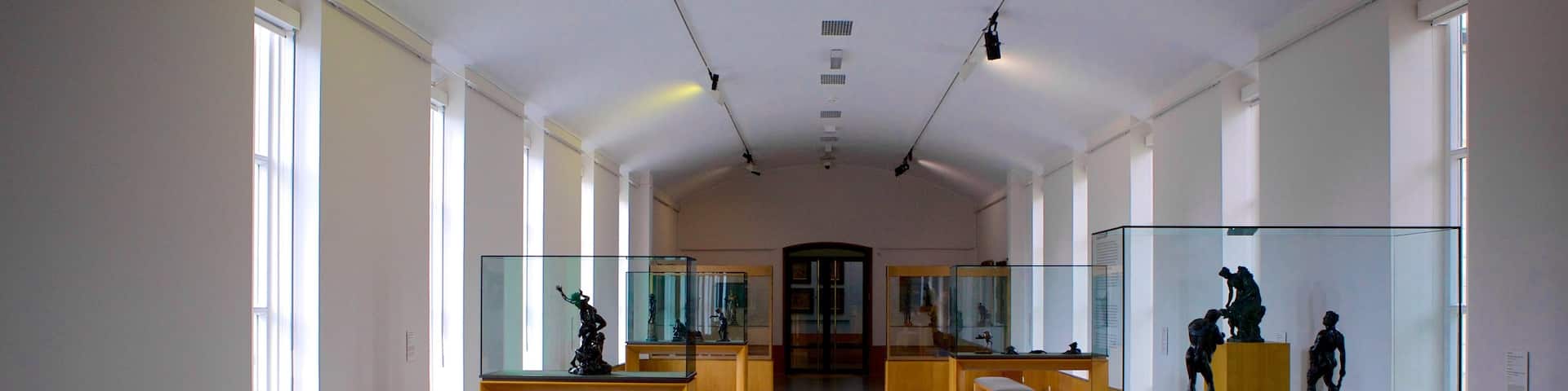 Boijmans Van Beuningen Museum showing interior views and art