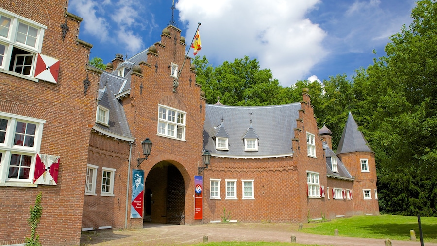 Kasteel Huis Doorn mostrando una casa y elementos del patrimonio