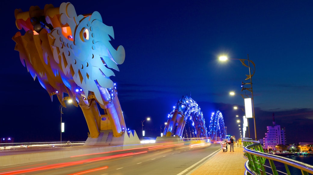 Da Nang showing night scenes, street scenes and a bridge