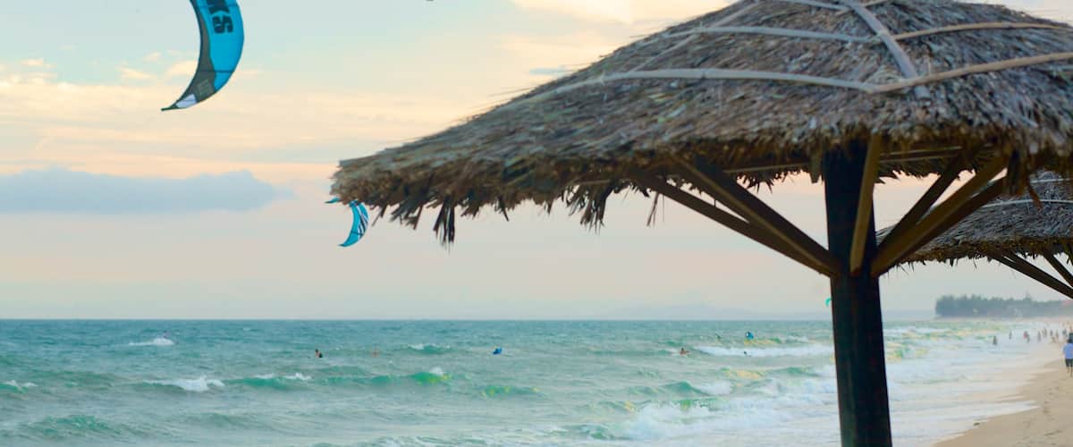 Mui Ne Beach inclusief een zandstrand en een luxueus hotel of resort