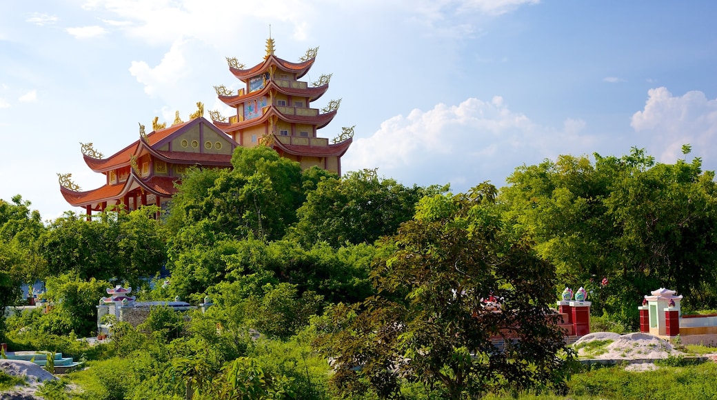 Long Hai featuring a temple or place of worship