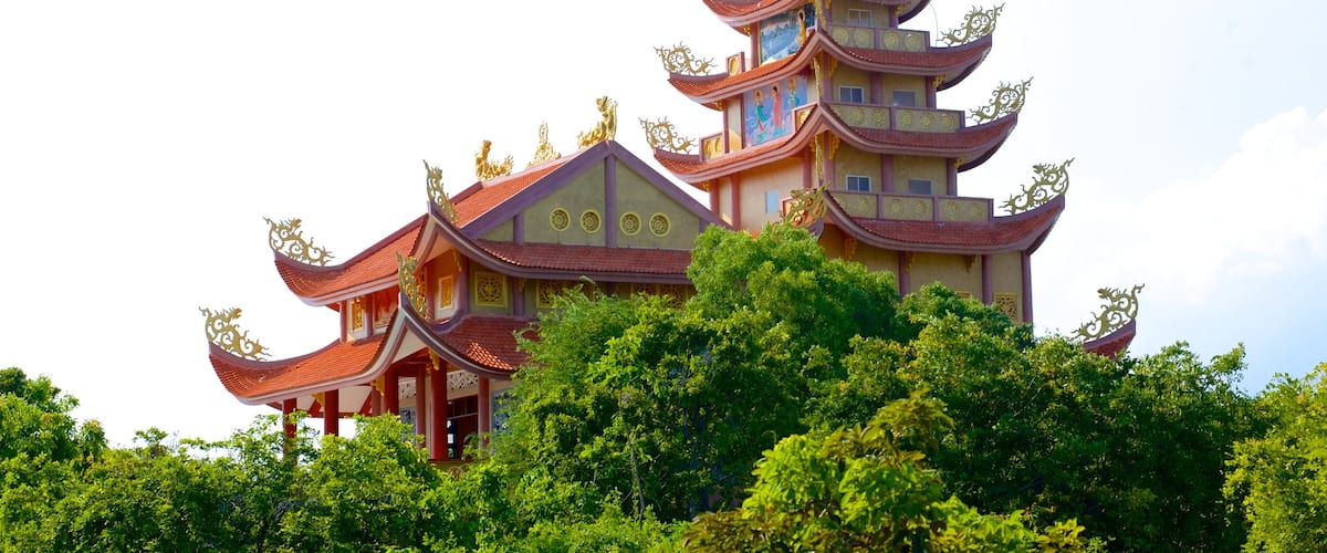 Long Hải ofreciendo un templo o lugar de culto