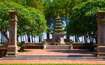 Pagoda Di Thien Mu A Hue Expedia