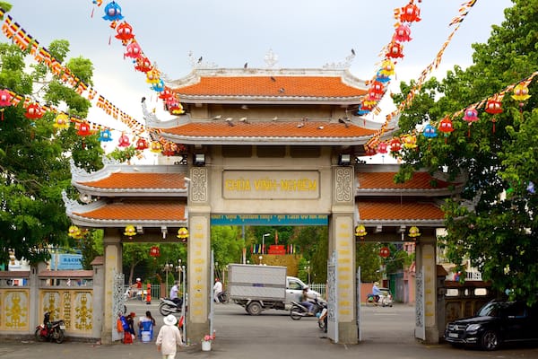 Vinh Nghiem Pagoda which includes street scenes and a temple or place of worship