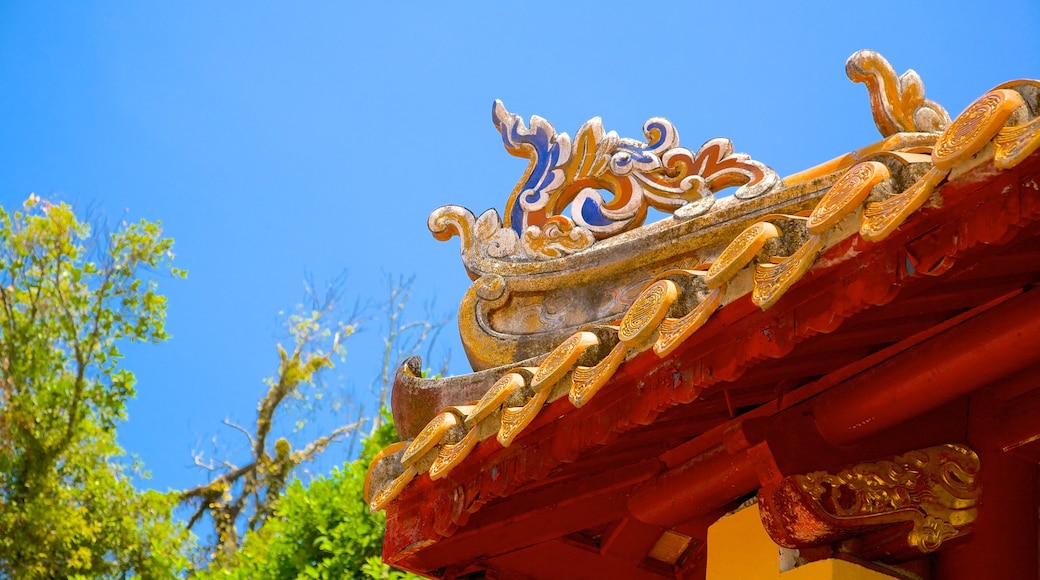 Tomba di Minh Mang che include architettura d\'epoca