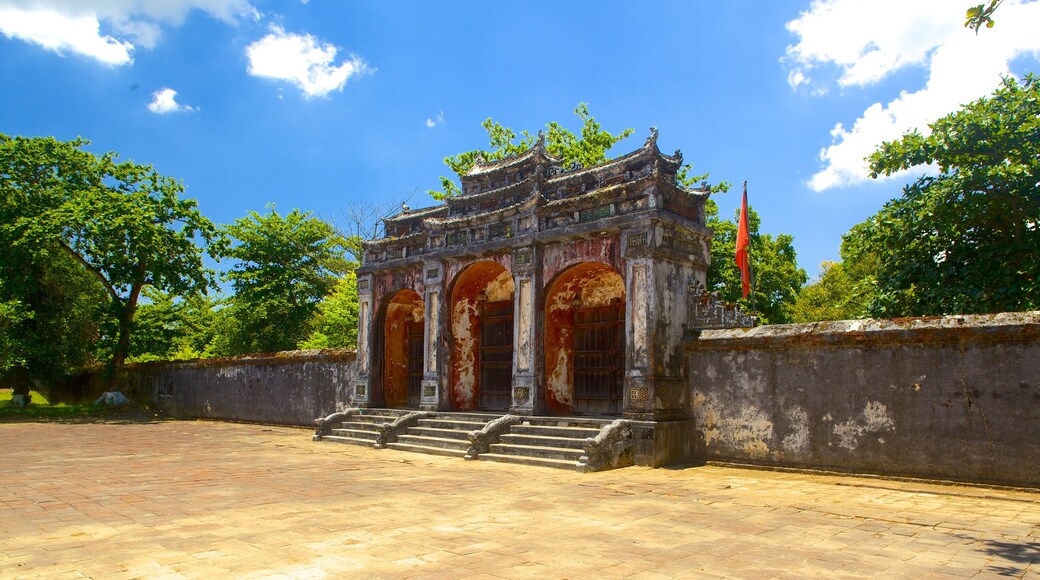 Tomba di Minh Mang caratteristiche di architettura d\'epoca