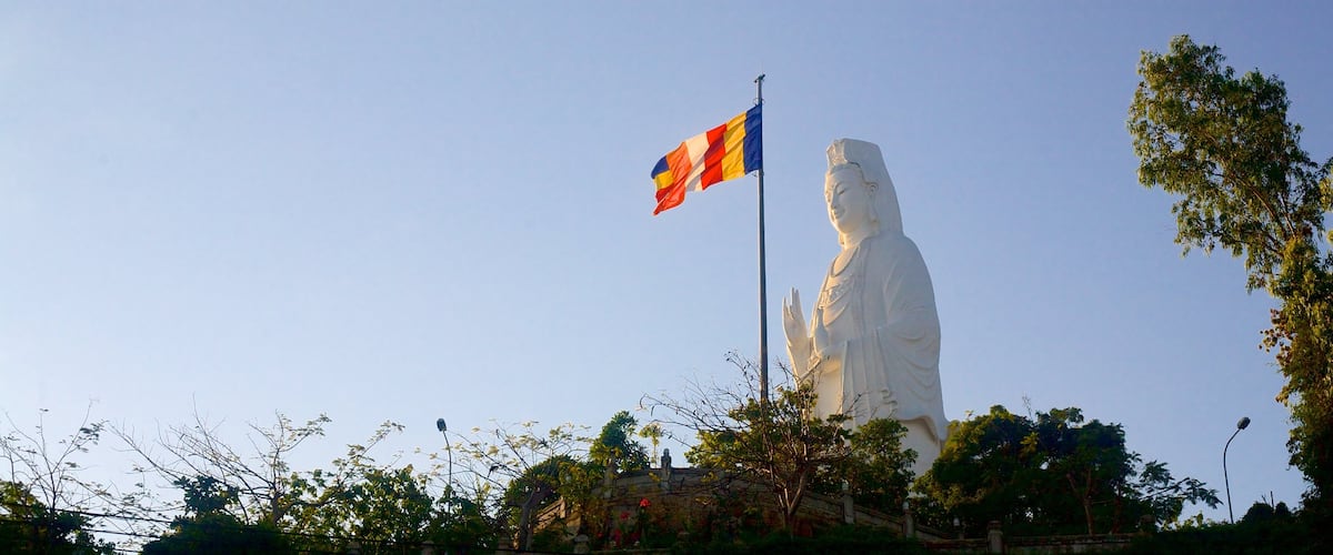 Son Tra Mountain which includes a statue or sculpture