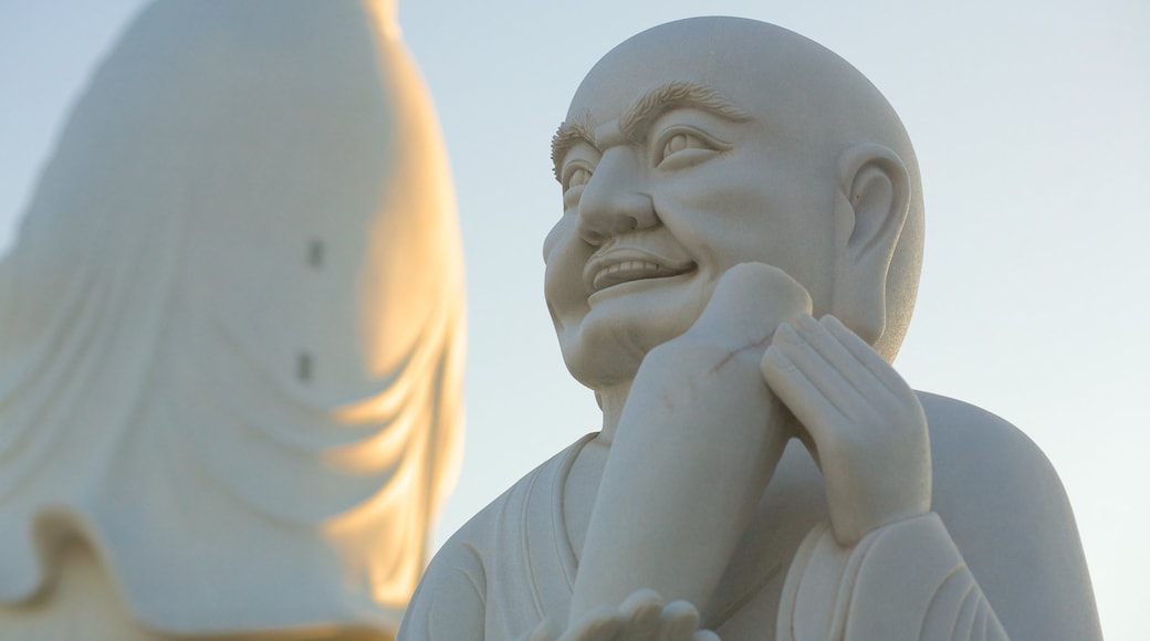 Son Tra Mountain showing a statue or sculpture