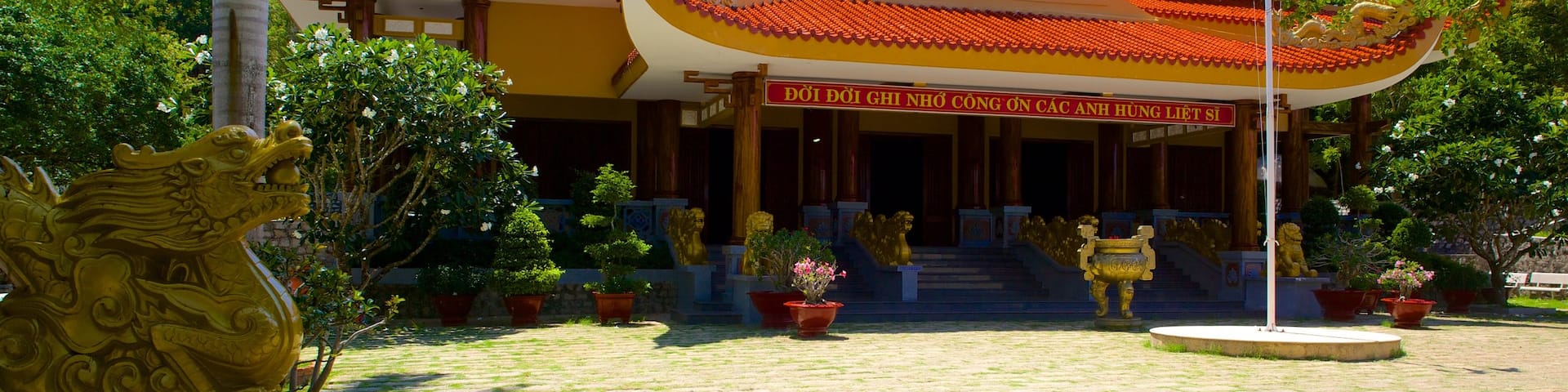 Minh Dam Mountain which includes a temple or place of worship