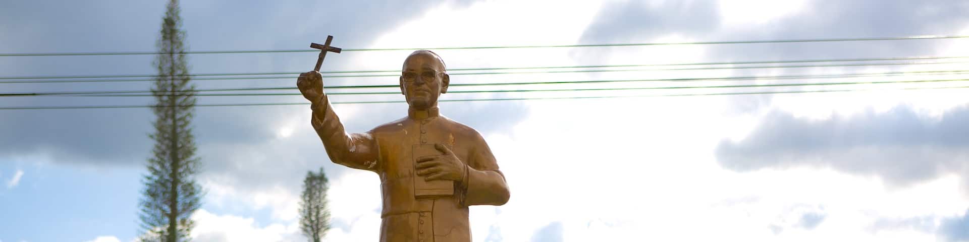 Monumento al Salvador del Mundo featuring a statue or sculpture, cbd and a monument