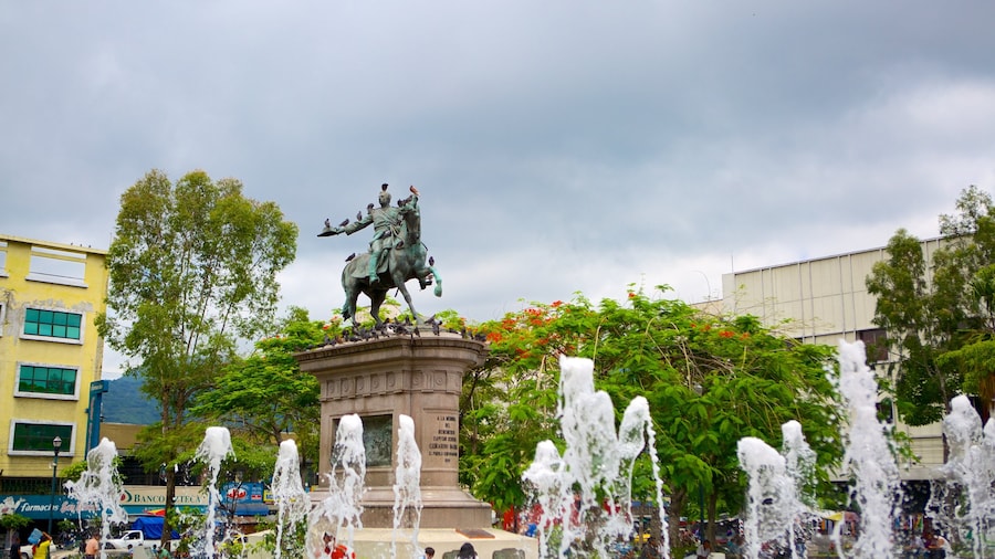 Plaza Geraldo Barrios có tính năng đài phun nước, quảng trường và pho tượng
