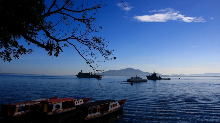 Manado inclusief algemene kustgezichten en varen