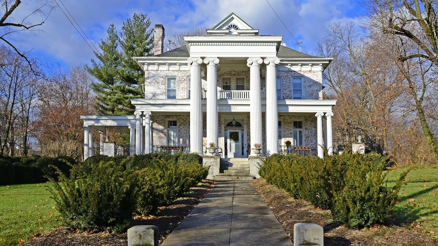 Martinsburg featuring a house