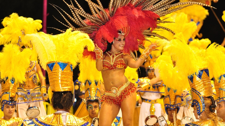 Entre Rios mostrando vita notturna, performance d\'arte e festival