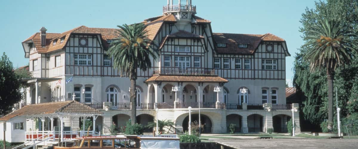Tigre ofreciendo patrimonio de arquitectura