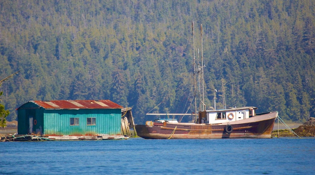 Tofino mit einem Segeln und allgemeine Küstenansicht