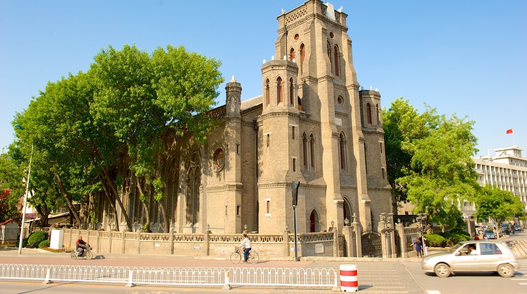 Iglesia de Wanghailou ofreciendo una iglesia o catedral y imágenes de calles