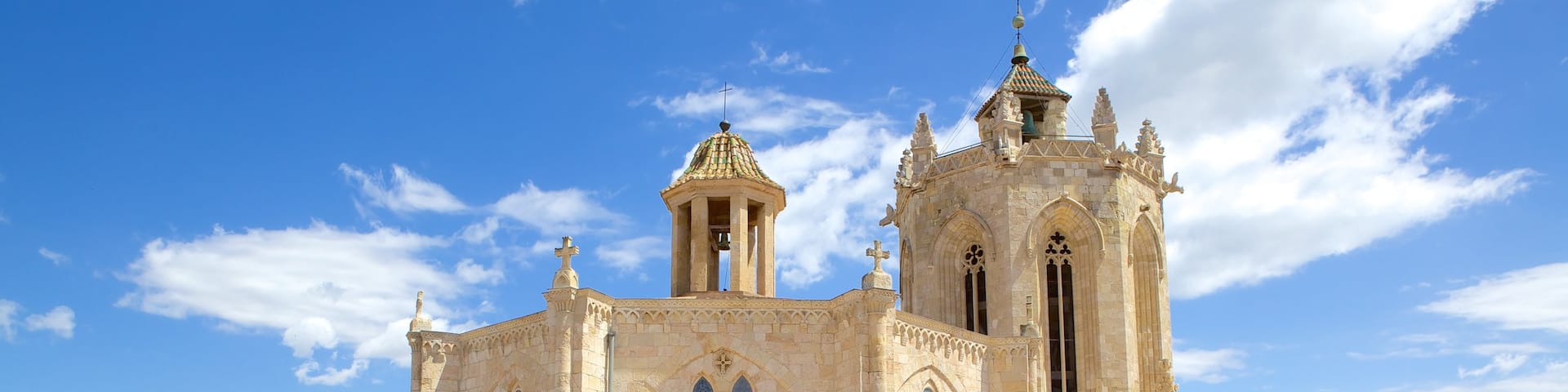 Cathédrale de Tarragone mettant en vedette patrimoine architectural, éléments religieux et église ou cathédrale