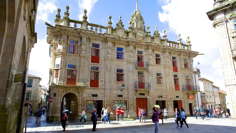 Santiago de Compostela Cathedral featuring heritage elements, street scenes and a square or plaza