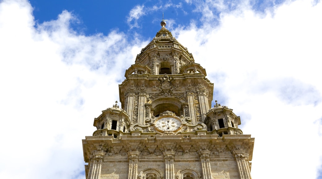 Cattedrale di Santiago di Compostela mostrando chiesa o cattedrale, oggetti d\'epoca e architettura d\'epoca