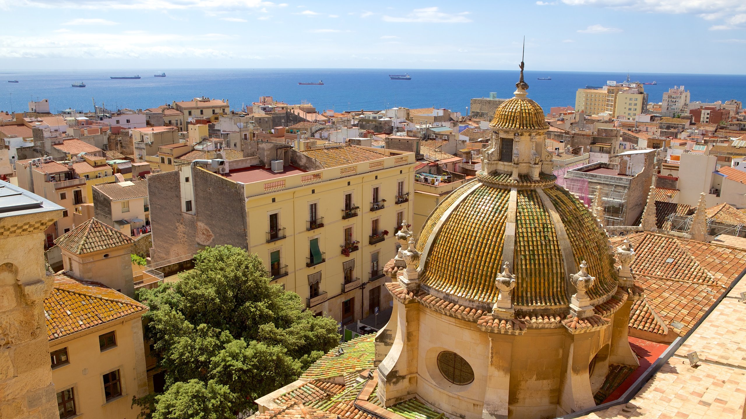 Tarragona Cathedral In Old Town Tarragona Expedia Tarragona Cathedral In Old Town Tarragona Expedia