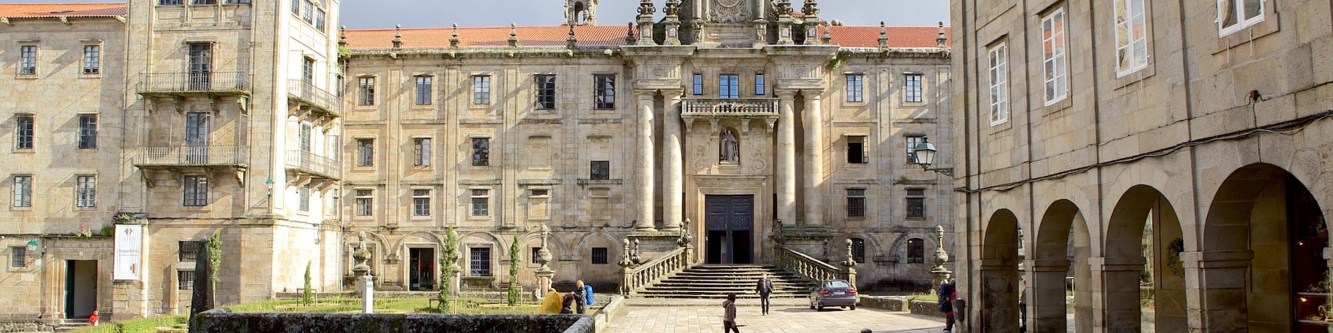 Plaza de la Quintana showing heritage architecture, a square or plaza and chateau or palace