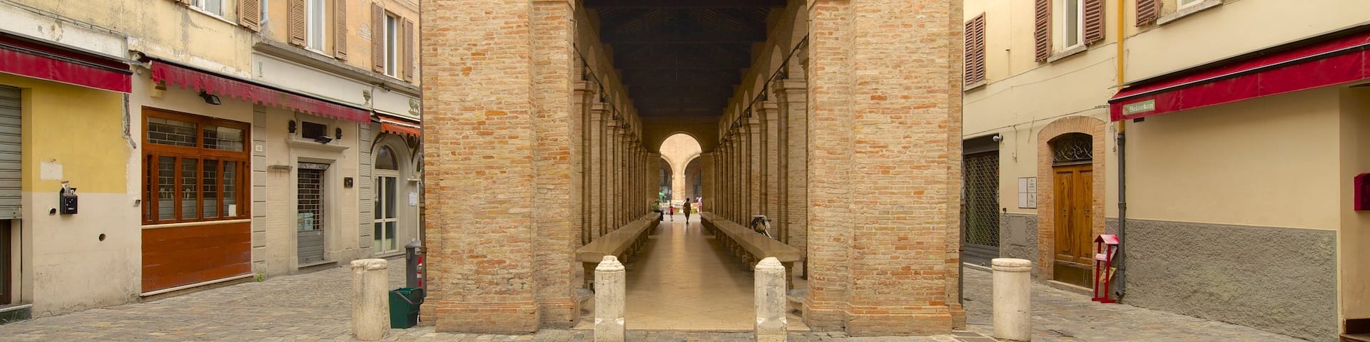 Antica Pescheria which includes heritage architecture and street scenes