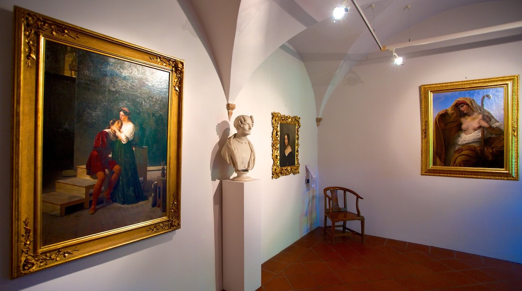 Castello di Masnago welches beinhaltet Innenansichten und Kunst