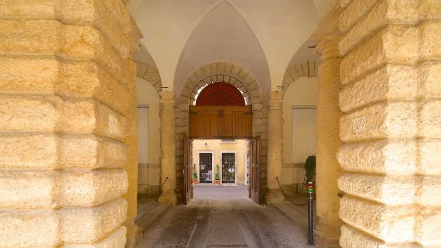 Palazzo Thiene som viser interiør, et slot og kulturarvsgenstande