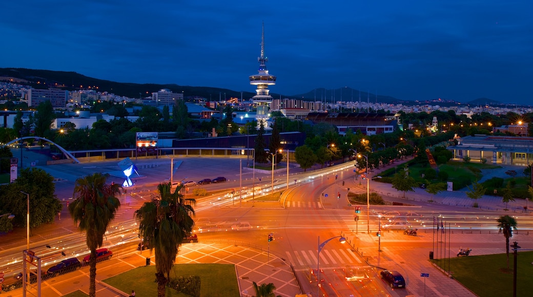 Tesalónica que incluye una ciudad, vistas panorámicas y escenas nocturnas