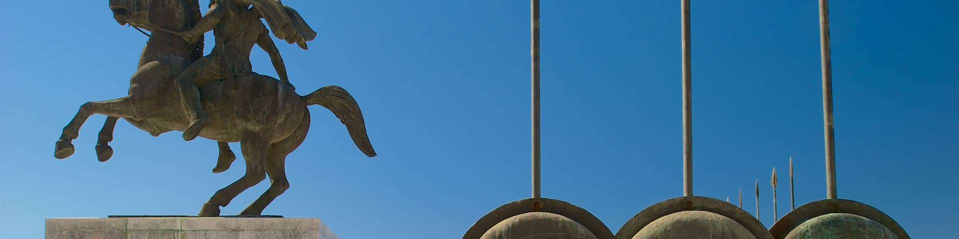 Thessaloniki which includes outdoor art and a statue or sculpture