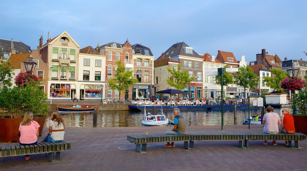 Beestenmarkt featuring street scenes as well as a large group of people