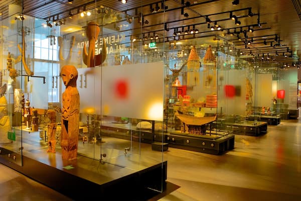 Museu de Etnologia mit einem Innenansichten