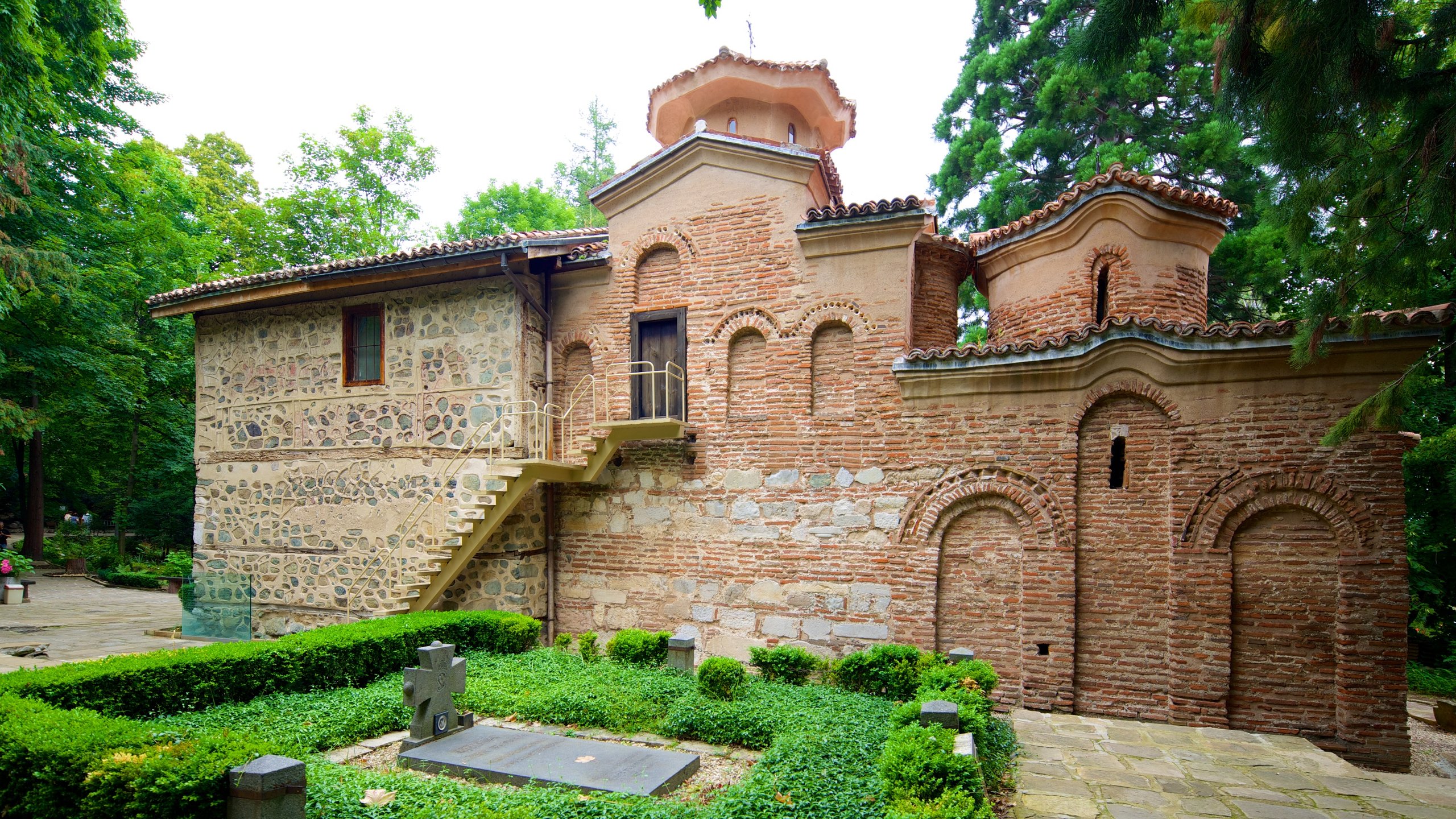 Boyana Church showing a church or cathedral, heritage elements and religious aspects