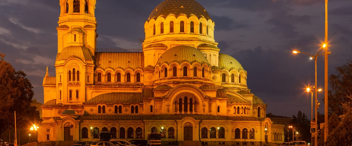 Alexander Nevski Cathedral showing a church or cathedral, night scenes and heritage architecture