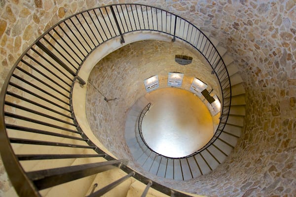 Château de Sant Joan montrant vues intérieures et patrimoine architectural