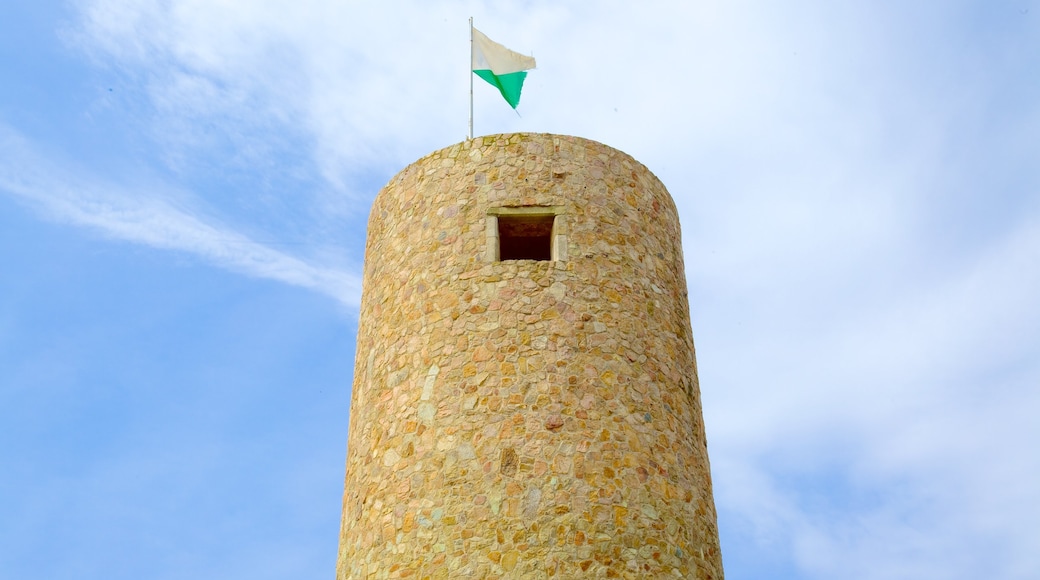 Sant Joan-slottet som inkluderar ett slott och historisk arkitektur