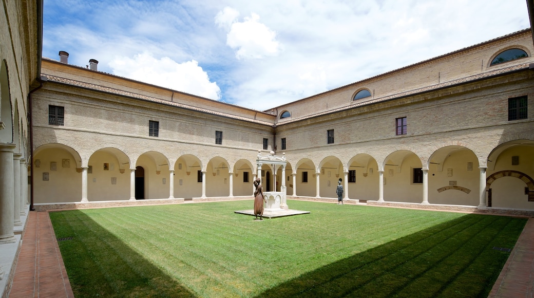 Museo Dantés que incluye una plaza