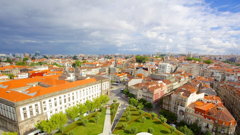 Porto som viser en by og en lille by eller en landsby