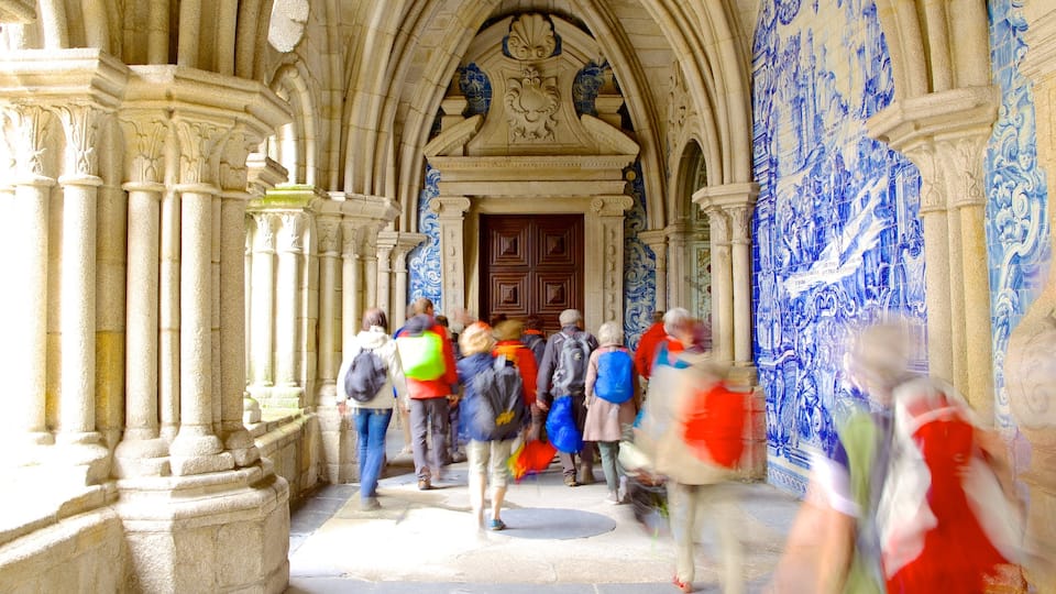 Kathedraal van Porto inclusief interieur, historische architectuur en een kerk of kathedraal