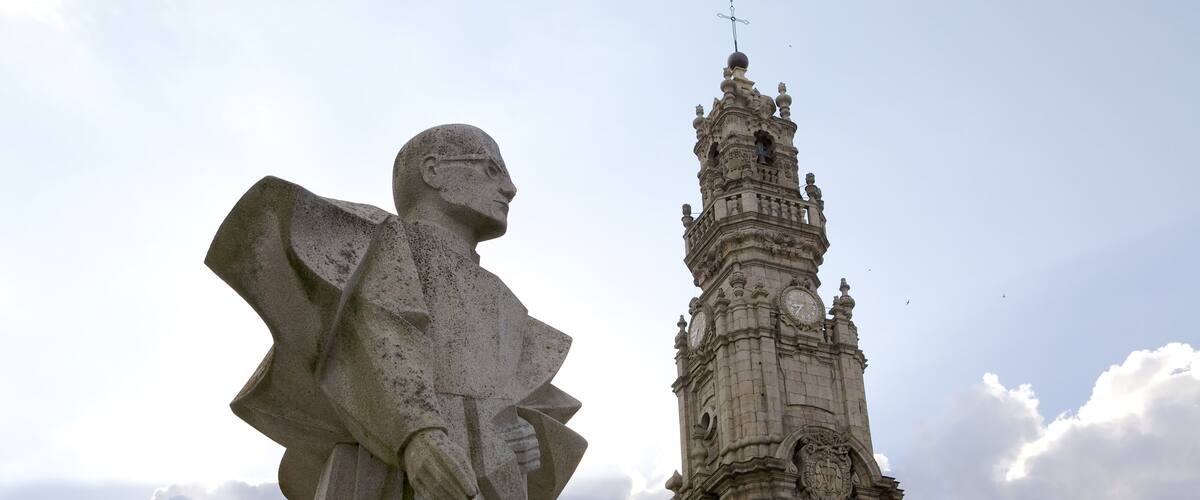 Norte montrant art en plein air, statue ou sculpture et patrimoine architectural