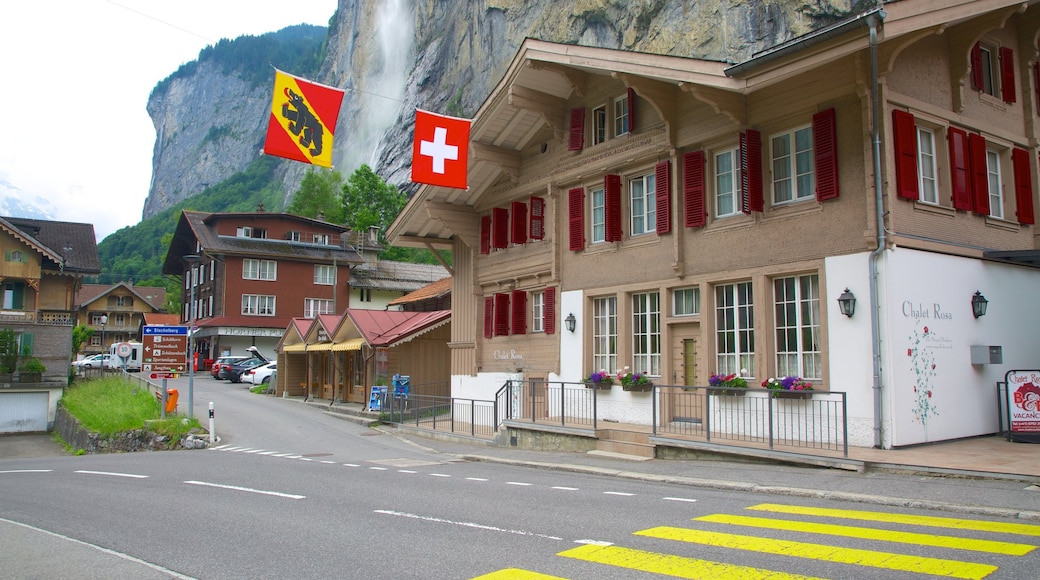 Lauterbrunnen featuring heritage elements and street scenes