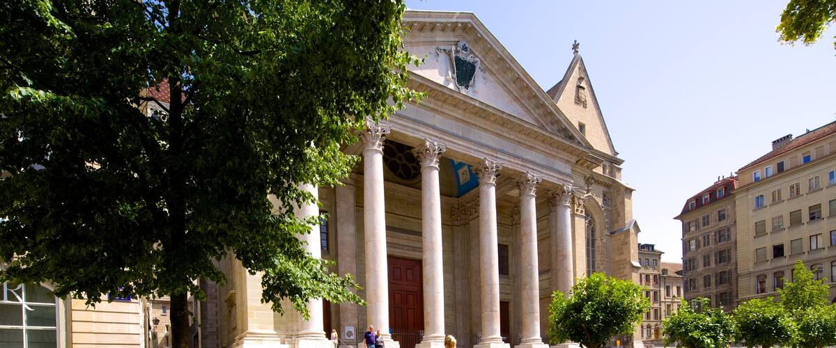 Saint-Pierre Cathedral featuring street scenes